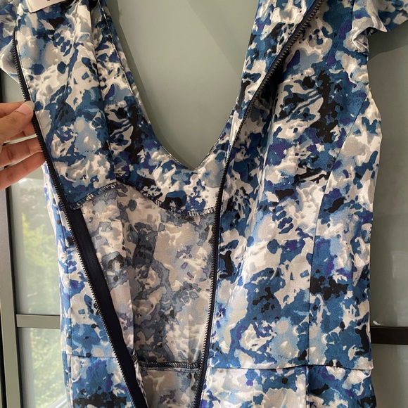 GUESS Los Angeles v-neck drape dress - Picture 6 of 14